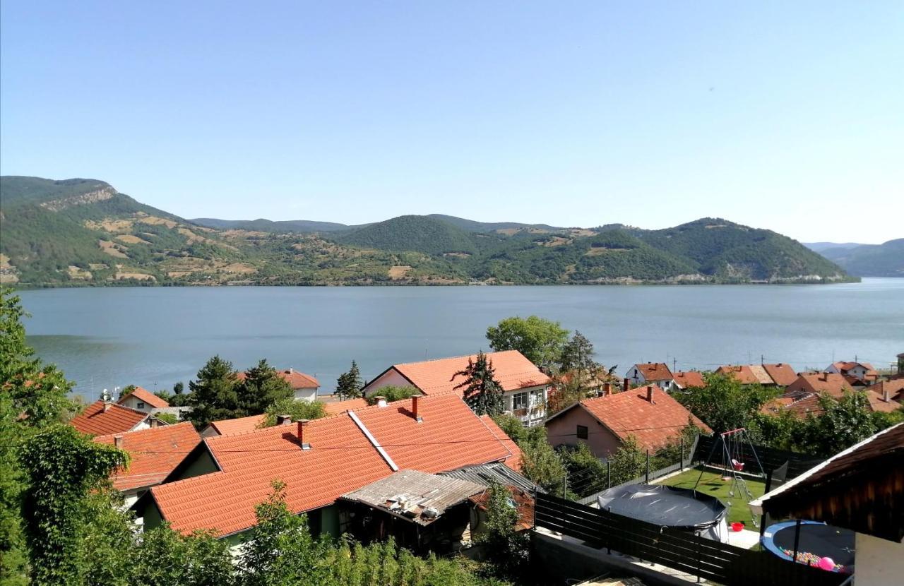Nikas Apartman Donji Milanovac Zewnętrze zdjęcie