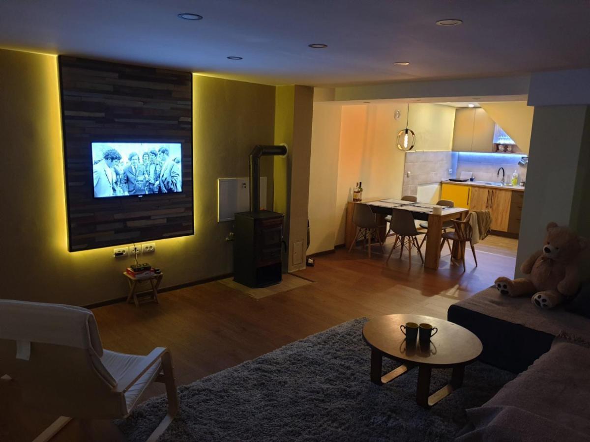Nikas Apartman Donji Milanovac Zewnętrze zdjęcie
