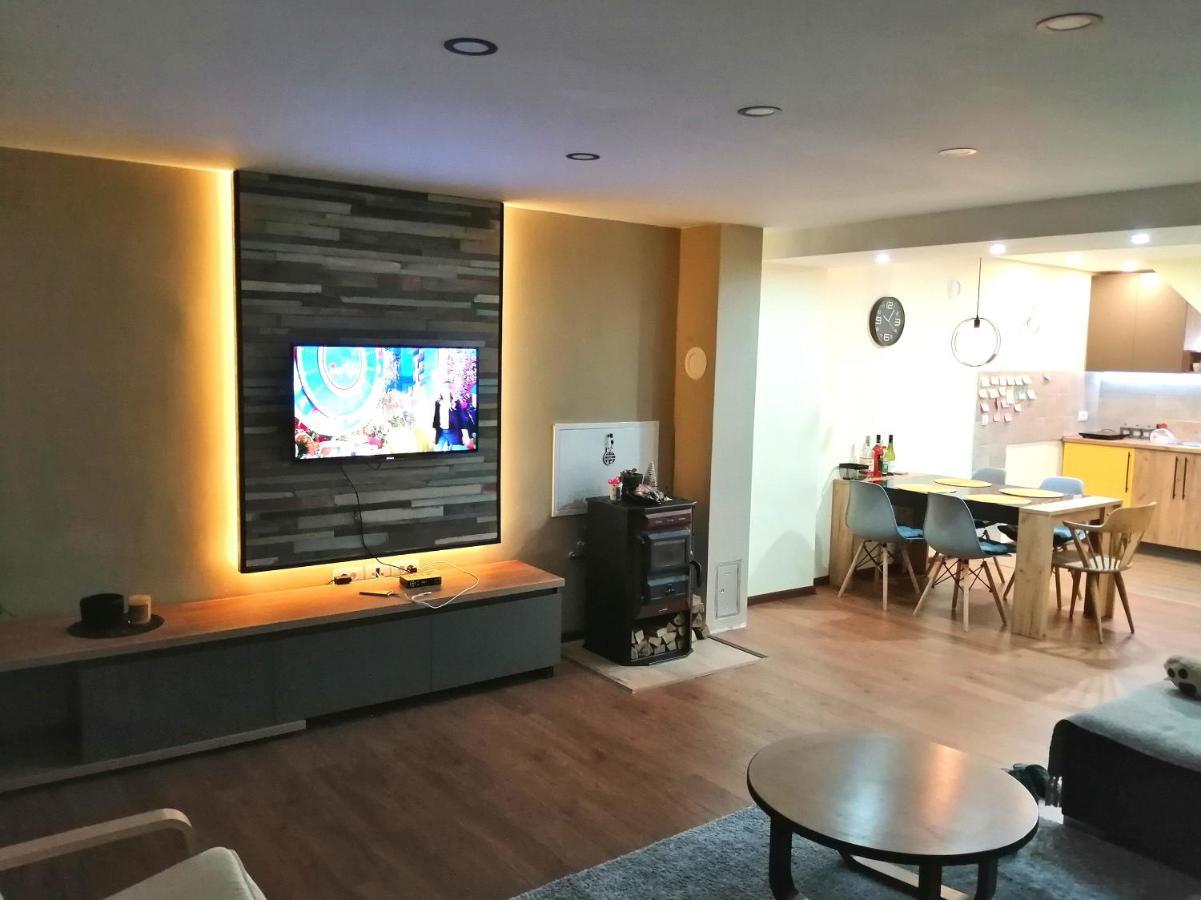 Nikas Apartman Donji Milanovac Zewnętrze zdjęcie